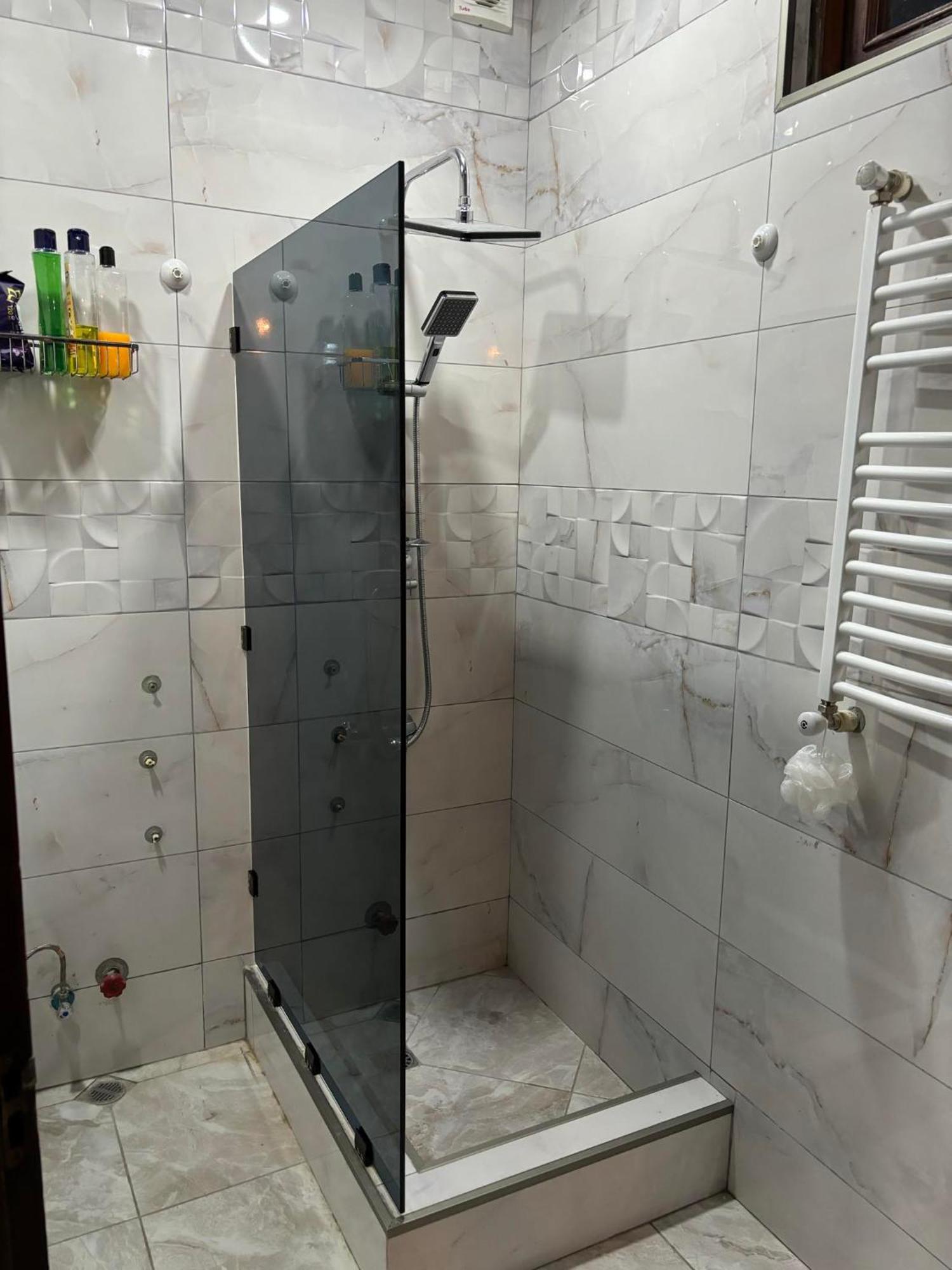 Apartment On Sanapiro Tbilisi Exterior photo